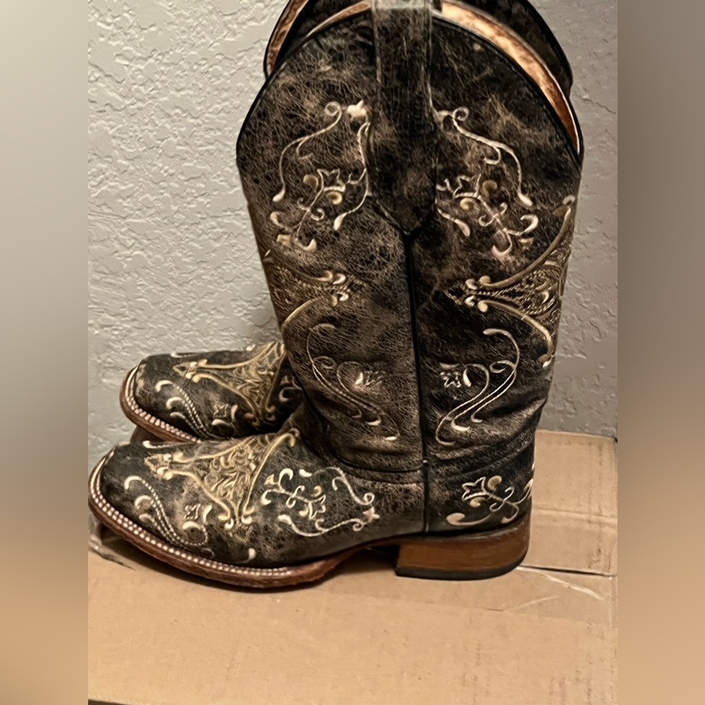 Cavenders Boots